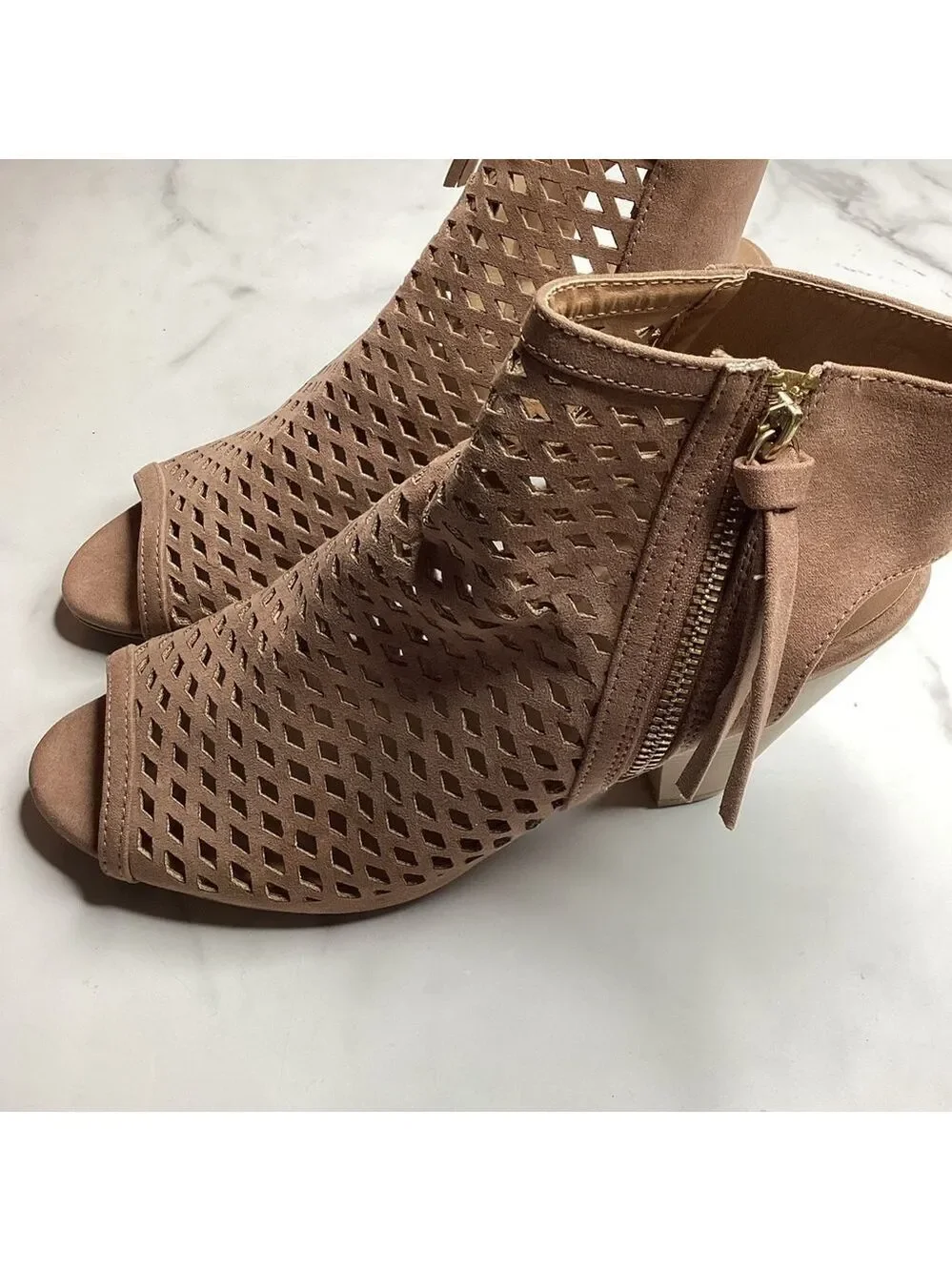 QUPID CHAMBER 24 SIZE 9‎ TAN HEELS SHOES PUPEEP TOE PERFORATED BOOTIE BOOTS